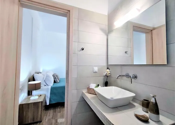 Elpida Santorini Vóthon