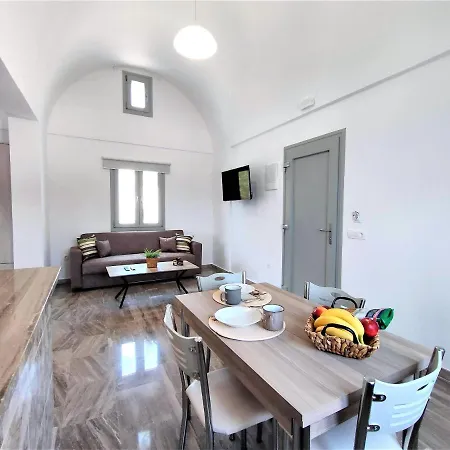 Apartment Elpida Santorini Vothon