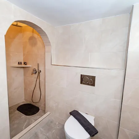 Elpida Santorini Apartment Vothon