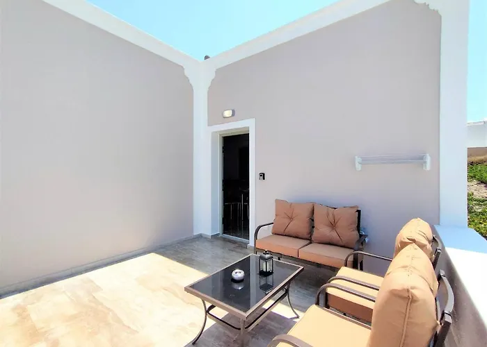 Elpida Santorini Apartment Vothon