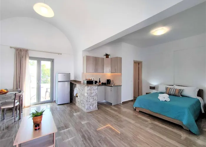 Elpida Santorini Apartment Vothon